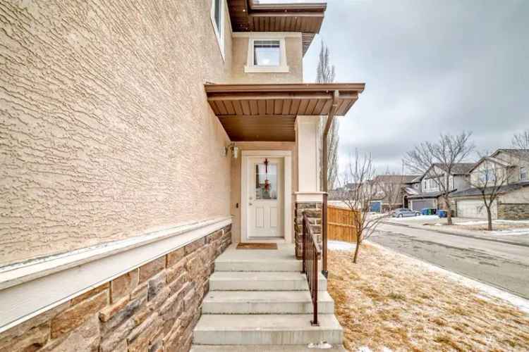 House For Sale in Calgary, Alberta