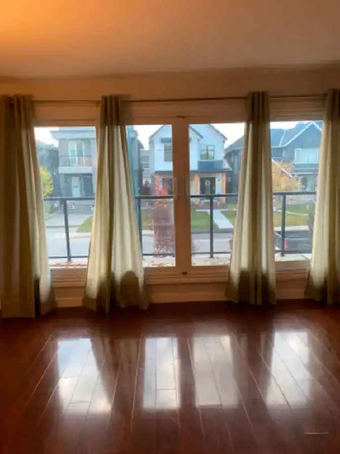 Beautiful 3 Bed, 1.5 Bath Condo For Rent