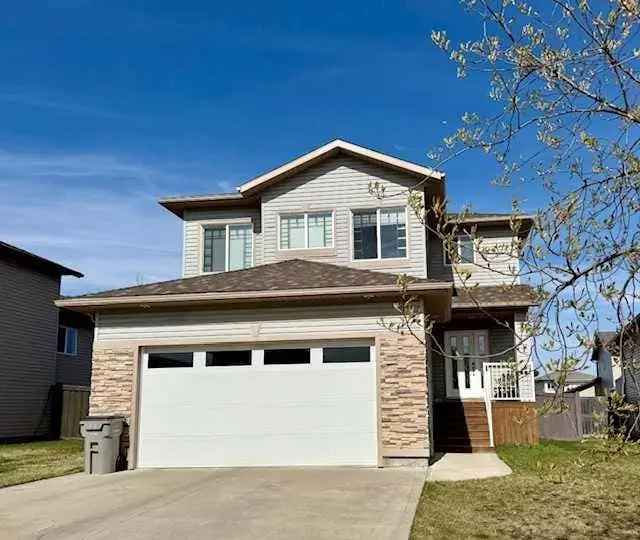 1767 sq ft 2-Storey Home in Copperwood