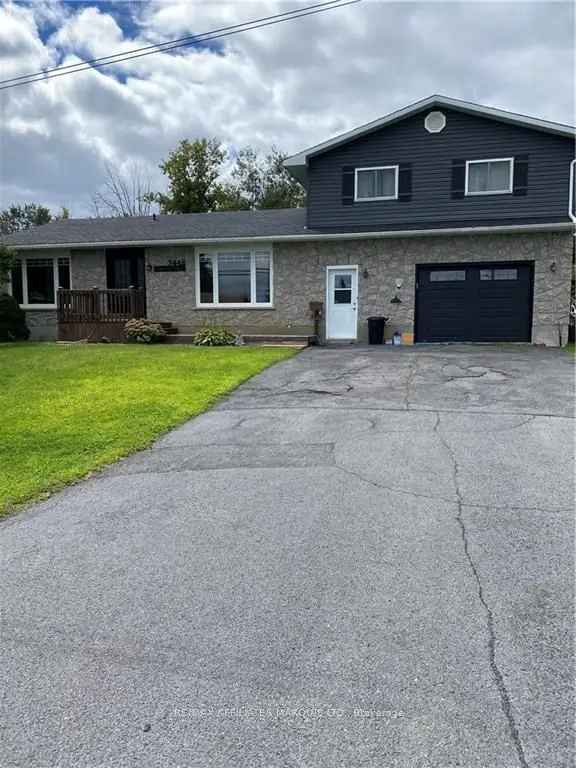 House For Sale in South Stormont, Ontario