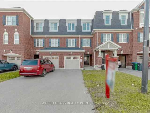 Freehold Townhouse in Mount Pleasant North - 3 Beds, 3 Parking