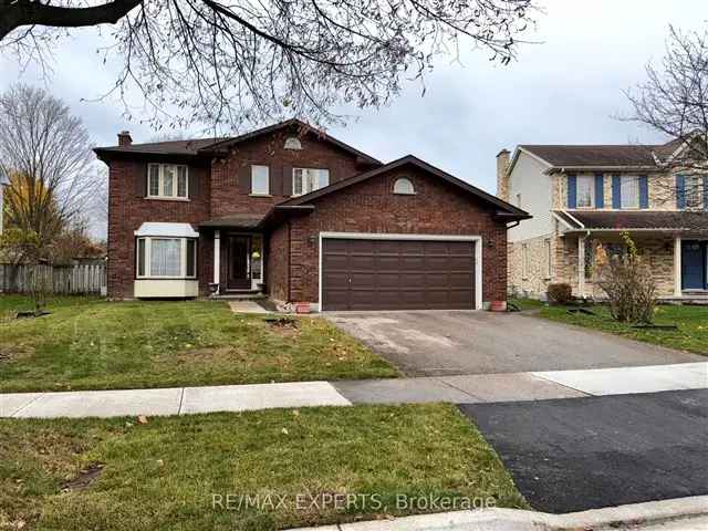 Spectacular Detached Home in North London Steps to Masonville Place