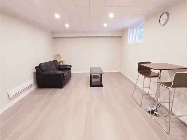 House For Sale in Oshawa, Ontario