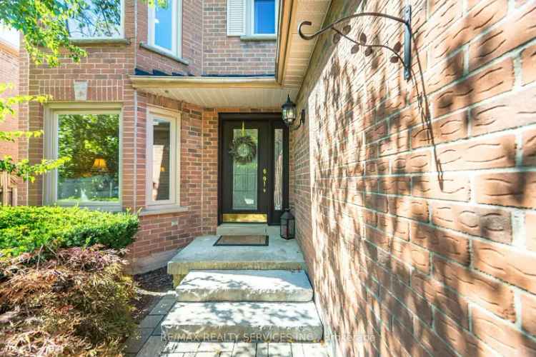 Family Home in Oakville Clearview  In-ground Pool Double Garage Finished Basement