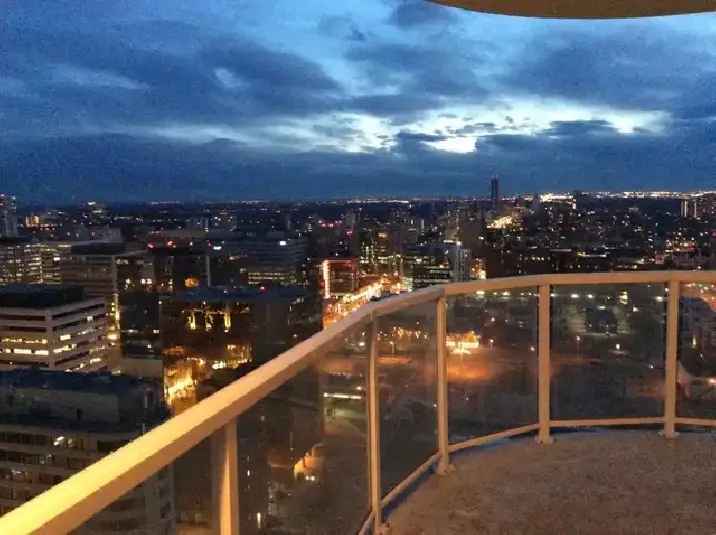 Rent Condo in Downtown Edmonton with Amazing Views and Modern Features