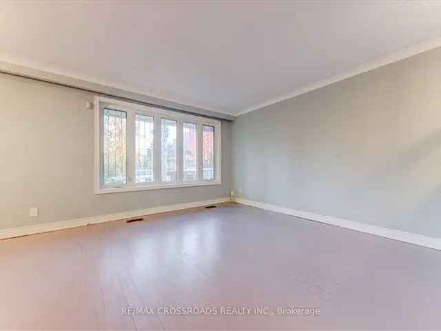 House For Sale in Toronto, Ontario