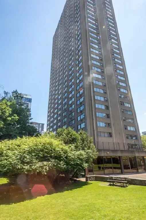 Steps to Toronto Metropolitan University! 2 Months FREE RENT