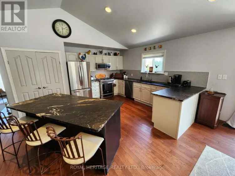 1.4 Acre Bungalow 3 2 Baths 3 Car Garage Hot Tub Campbellcroft