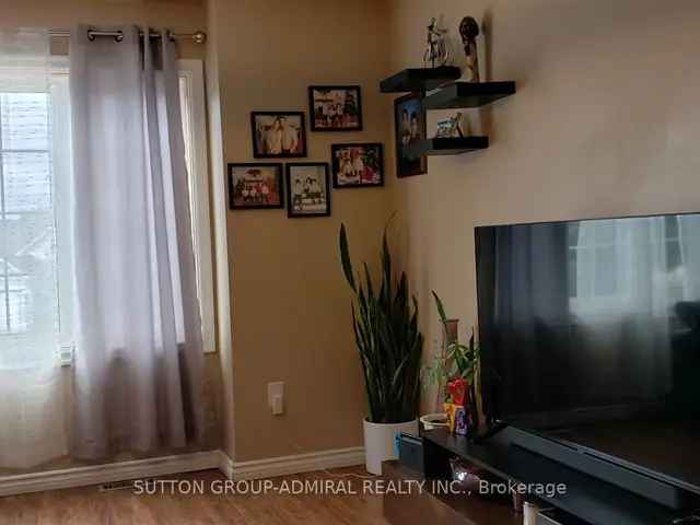 Lovely 2-Storey Detached House 3 Bedrooms 2 5 Bathrooms Finished Basement