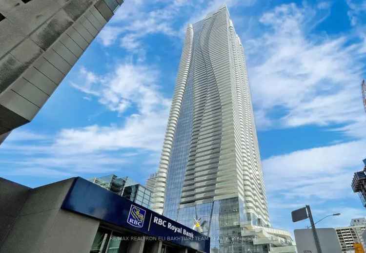 Rent stunning condo in downtown Toronto with incredible skyline views