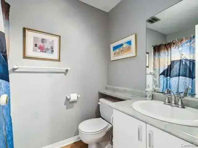 2-Bedroom Apartment in Gatineau Near Parks and Schools