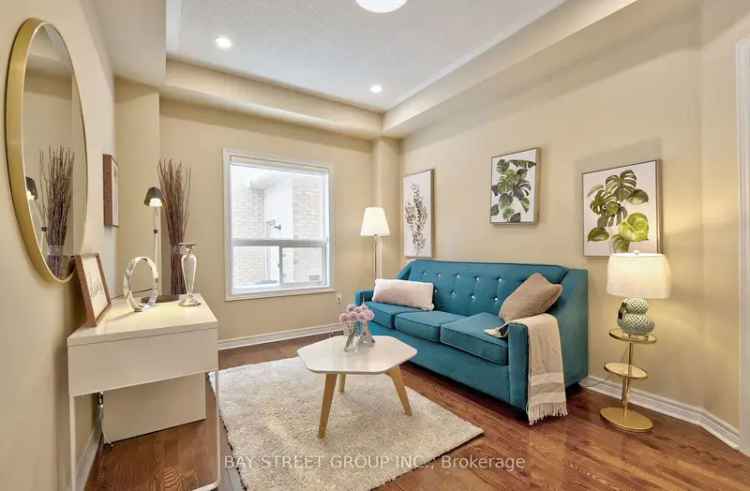 4-Bedroom Detached Home in Oak Ridges Lake Wilcox