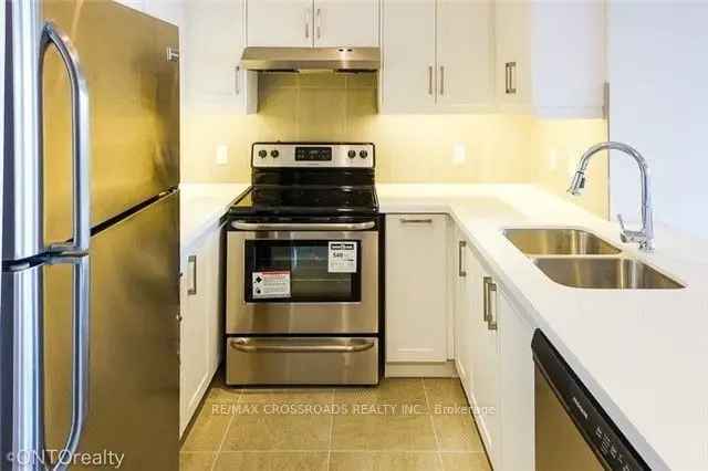 Spacious 2+1 Bedroom Condo Panoramic East View All Utilities Included