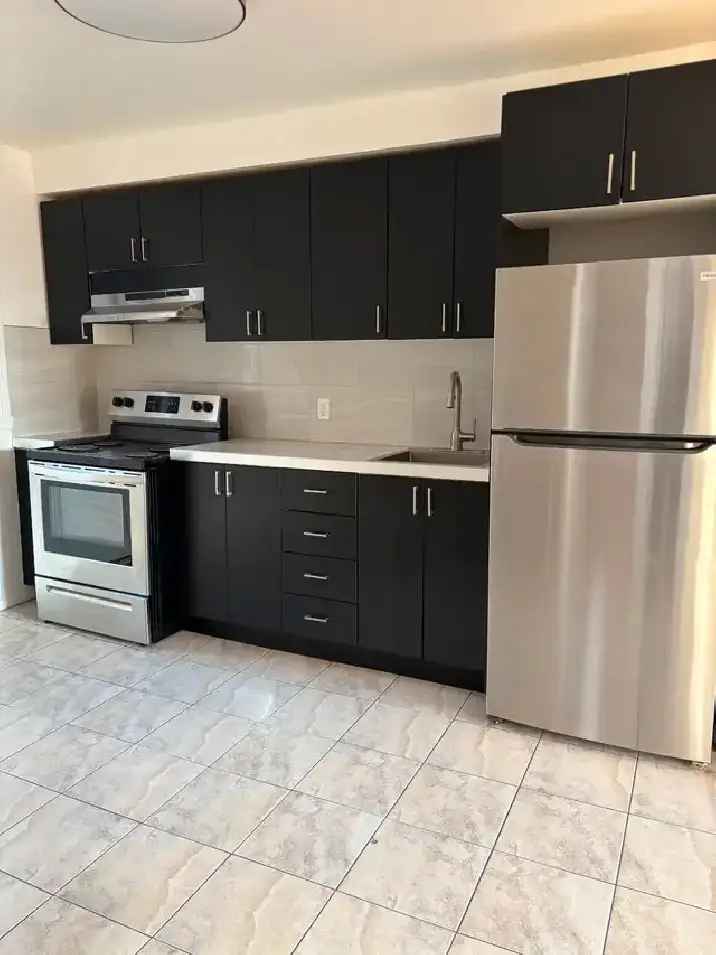 3 1/2 Apartment for Rent in Rosemont