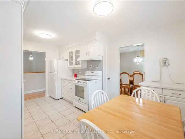 Mississauga Semi-Detached Bungalow 3 Bed 2.5 Bath Double Garage