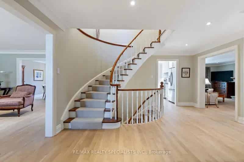 Buy Family Home in Lorne Park with Pool and Beautiful Yard