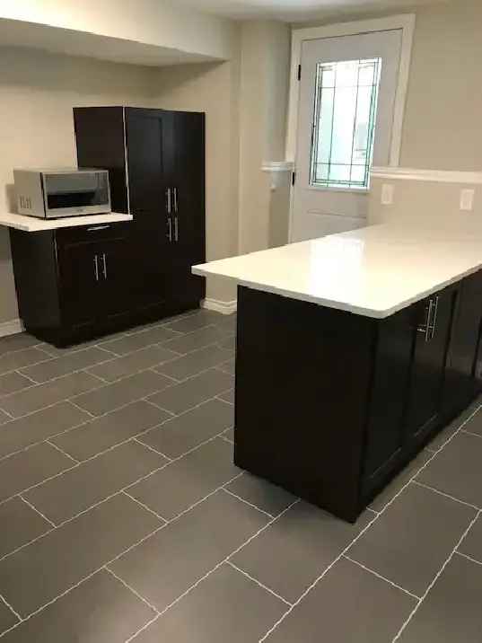 Rent Lower Unit in Ottawa with 3 Bedrooms 1.5 Bathrooms and Air Conditioning