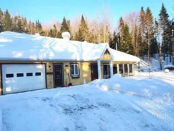 Bungalow for Sale Chaudiere Appalaches 11 Rooms Large Lot