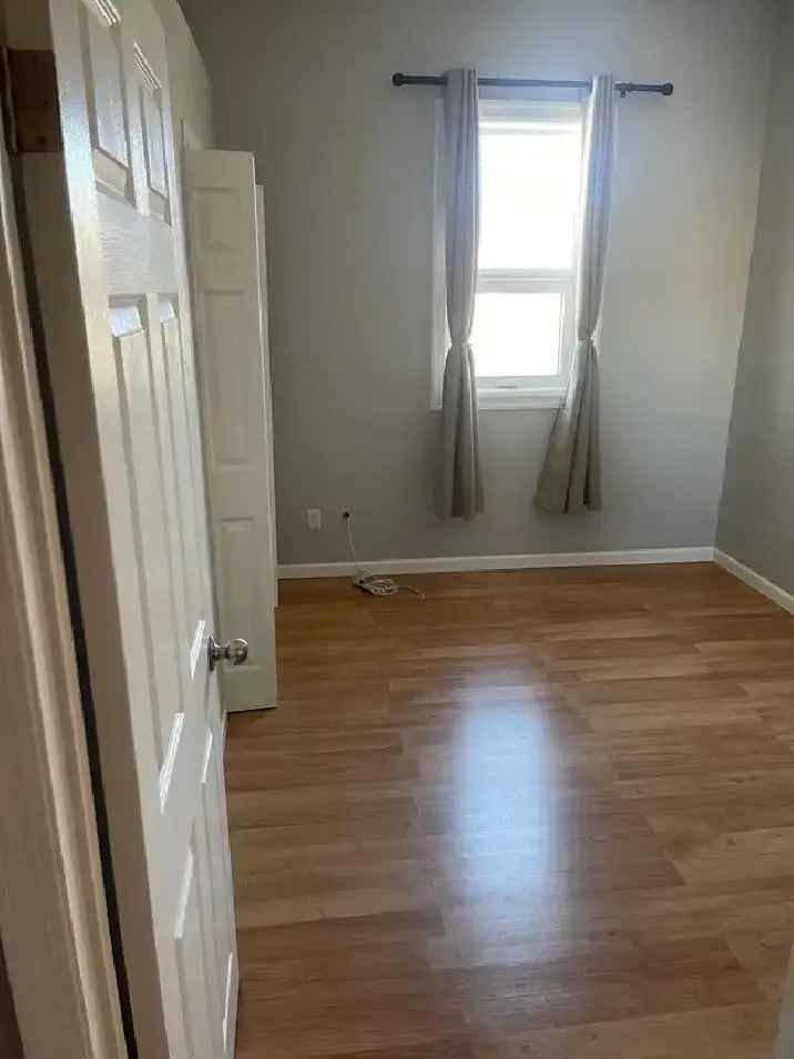 room for rent (Drumheller