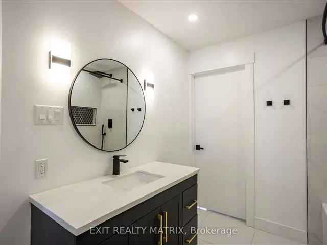 Fully Renovated 3 Bedrm Embrun Row Unit - Close to Amenities