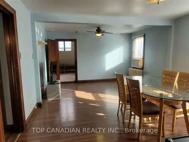 House For Rent in Richmond Hill, Ontario