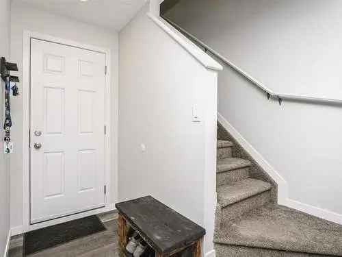 3 Bed 2.5 Bath Townhouse in Chappelle Edmonton