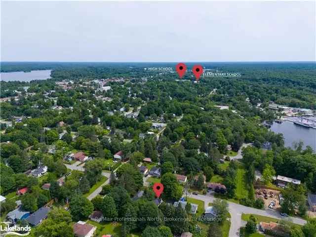 Gravenhurst Century Home 3 Bed 25 Bath Detached Garage Near Lake Muskoka