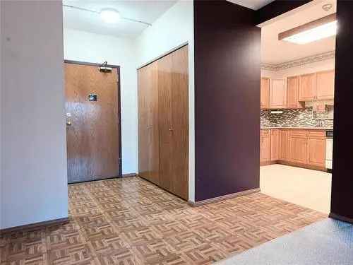2-Bed 2-Bath Condo Garden City Winnipeg 3 Parking Stalls