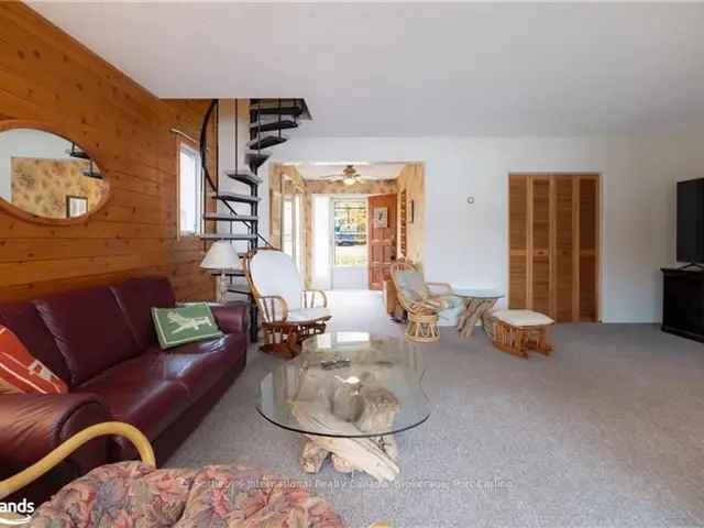 House For Sale in Muskoka Lakes Township, Ontario