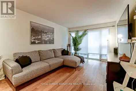 1 room apartment of 329 m² in Toronto