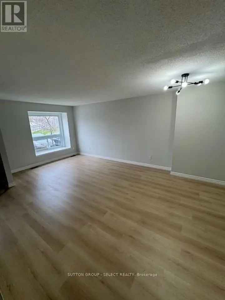Renovated 3-Bed Townhouse Near Fanshawe College