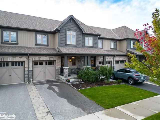 Meticulously Maintained 2-Storey Home in Summitview