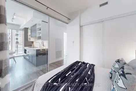 Luxury 3-Bedroom Apartment in Downtown Toronto