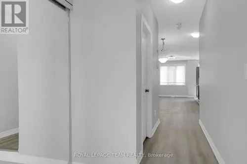 3-Bed 3-Bath Townhouse in Manotick Ottawa ON - Family Home