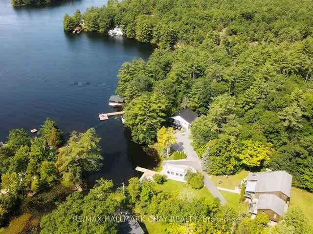 Severn River Lakeside Retreat 5-Bedroom Home with Boathouse