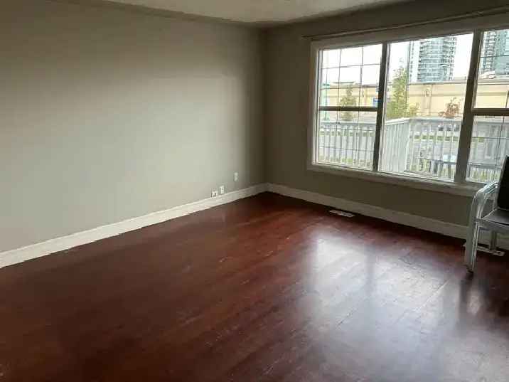 RENT REDUCED. 3 BEDROOM MAIN