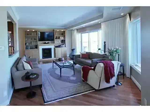 Luxury Barrie Condo with Amazing Kitchen and Terrace