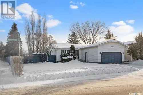 House For Sale In Lakeridge, Saskatoon, Saskatchewan