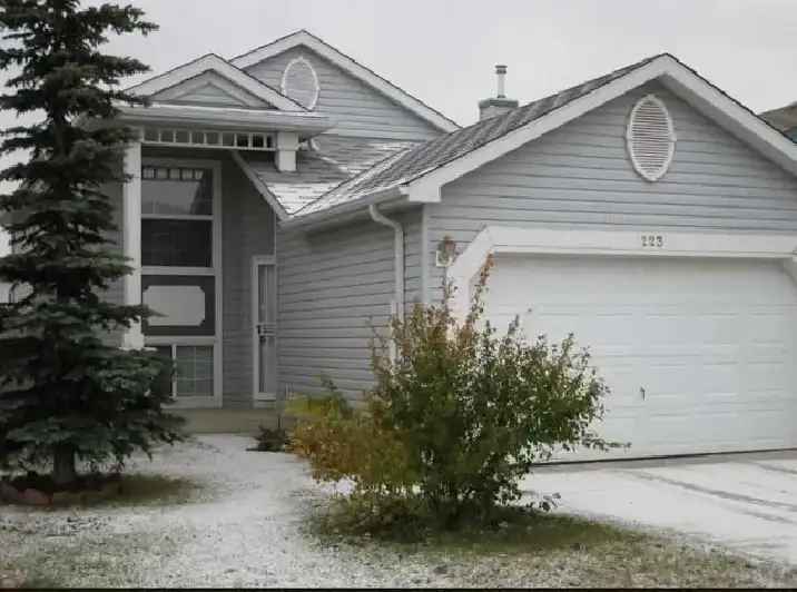 House for Rent in Martindale NE Calgary Available May 1