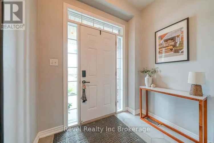 Waterdown Freehold Townhome 3 Beds 2.5 Baths