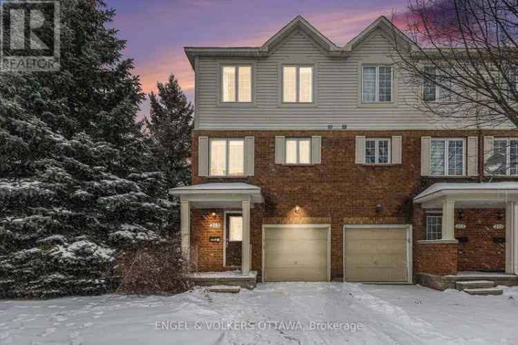 Charming 3-Story Townhome in Kanata's Beaverbrook