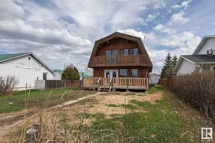 Cedar Barn-Style Home near Pembina River Valley