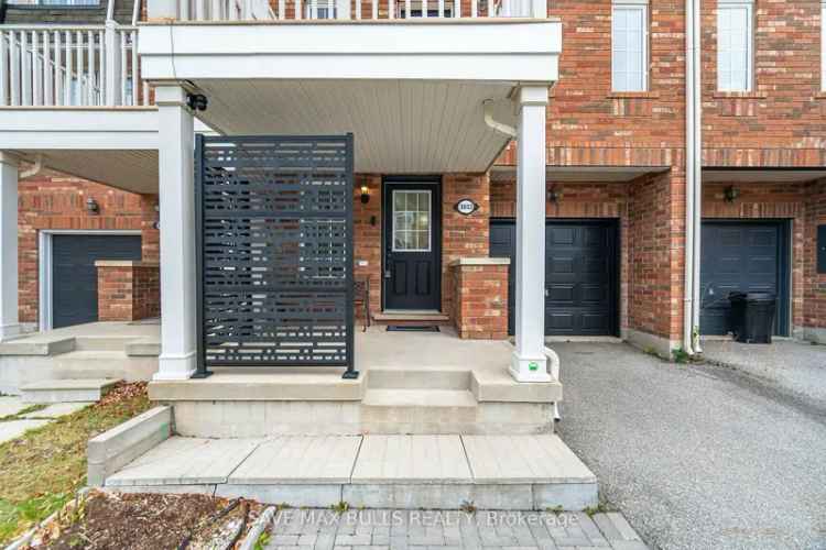 House For Sale in Oakville, Ontario