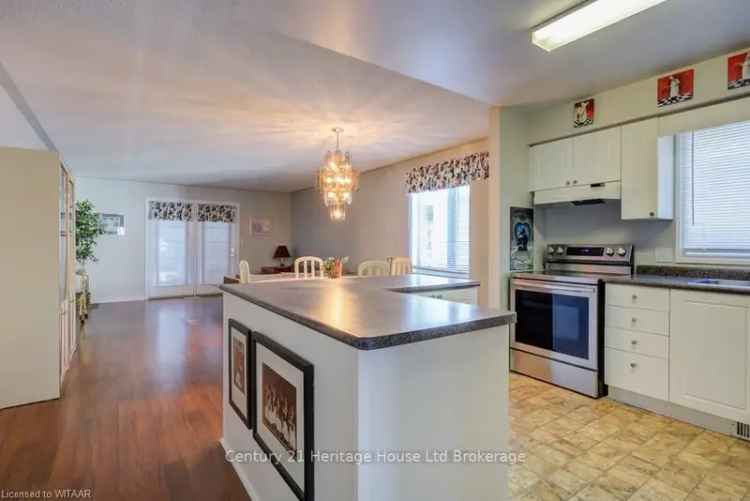 House For Sale in Tillsonburg, Ontario