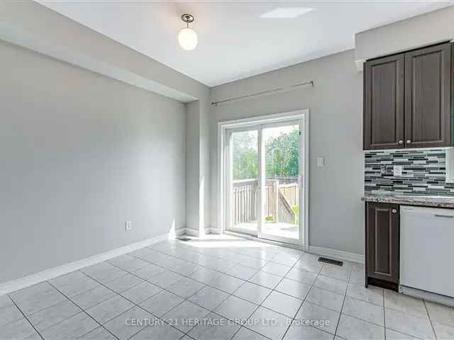 Innisfil Freehold Townhome - Open Concept, Finished Basement, Green Space Views