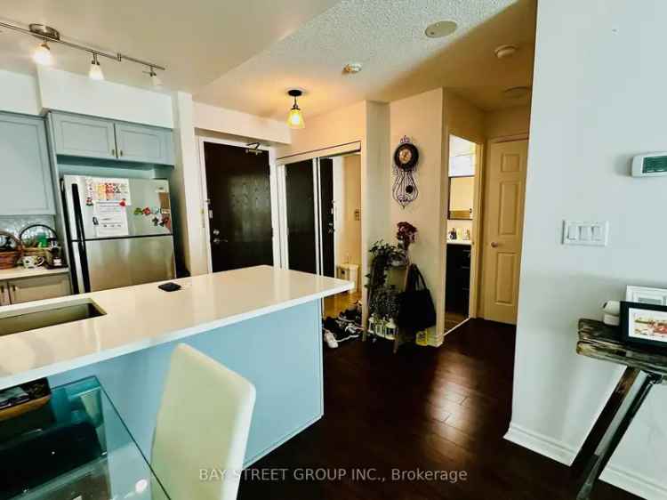 Buy Condo in Yonge and Sheppard with Utilities Included and Modern Features