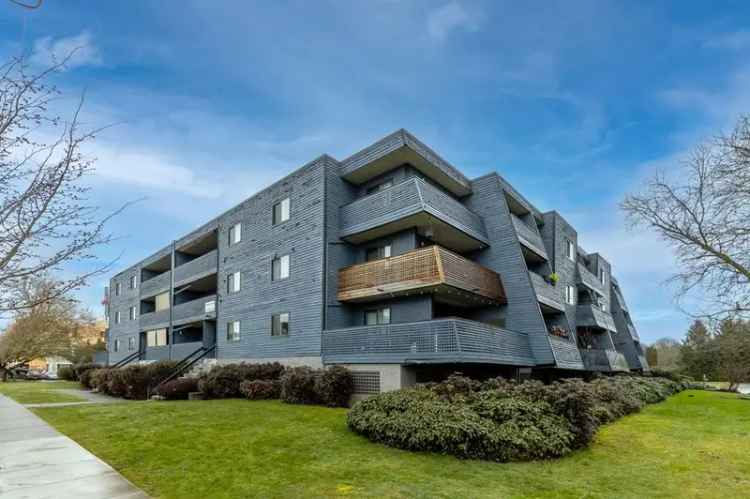 Downtown Cloverdale Condo - 2 Bed 1 Bath - Pet Friendly