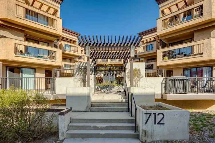 Renfrew Condo 2 Bed 1 Bath Private Entrance Underground Parking