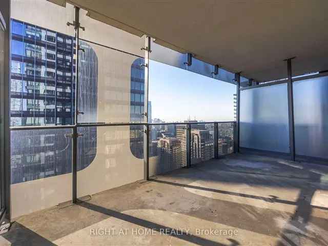 Luxury Downtown Toronto Condo at Yonge Wellesley Bay