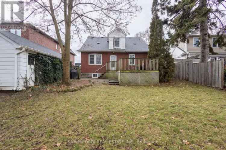 Port Credit Bungalow - 50x125 Lot - Luxury Redevelopment Opportunity